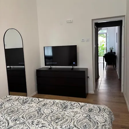 Pmb Oasis Apartment Omis